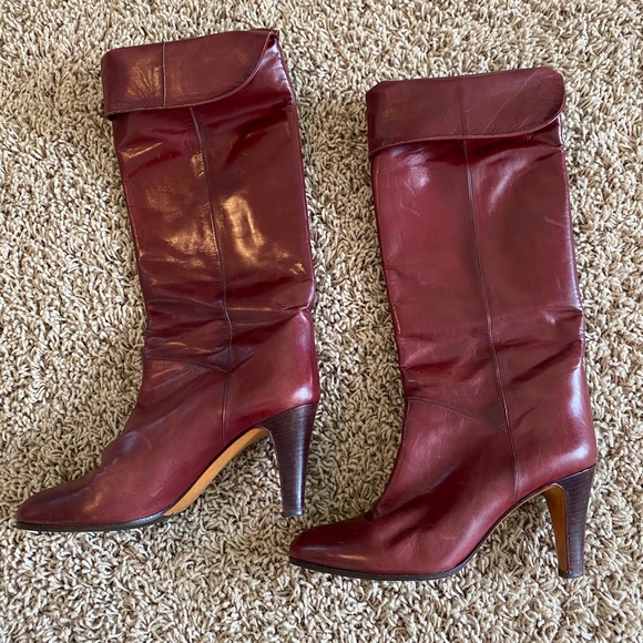 Red leather boots with heel - Picture 2 of 6